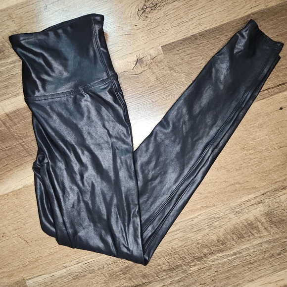 SPANX FAUX Leather leggings size medium - Picture 1 of 5